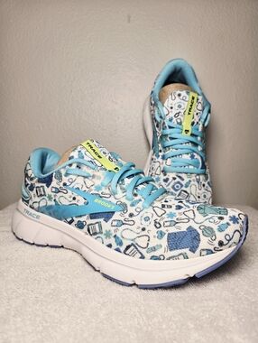 Brooks Trace 2 Hero Pack Medical Nurse Scrub Print Women's 5.5 Running Shoes